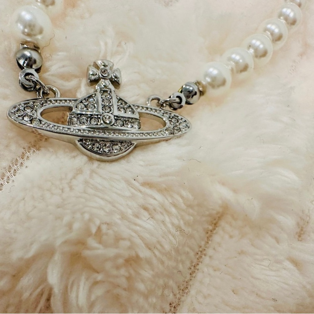 Vivienne Westwood Pearl Orb Choker Necklace Silver Tone Boxed Set New - Picture 3 of 7
